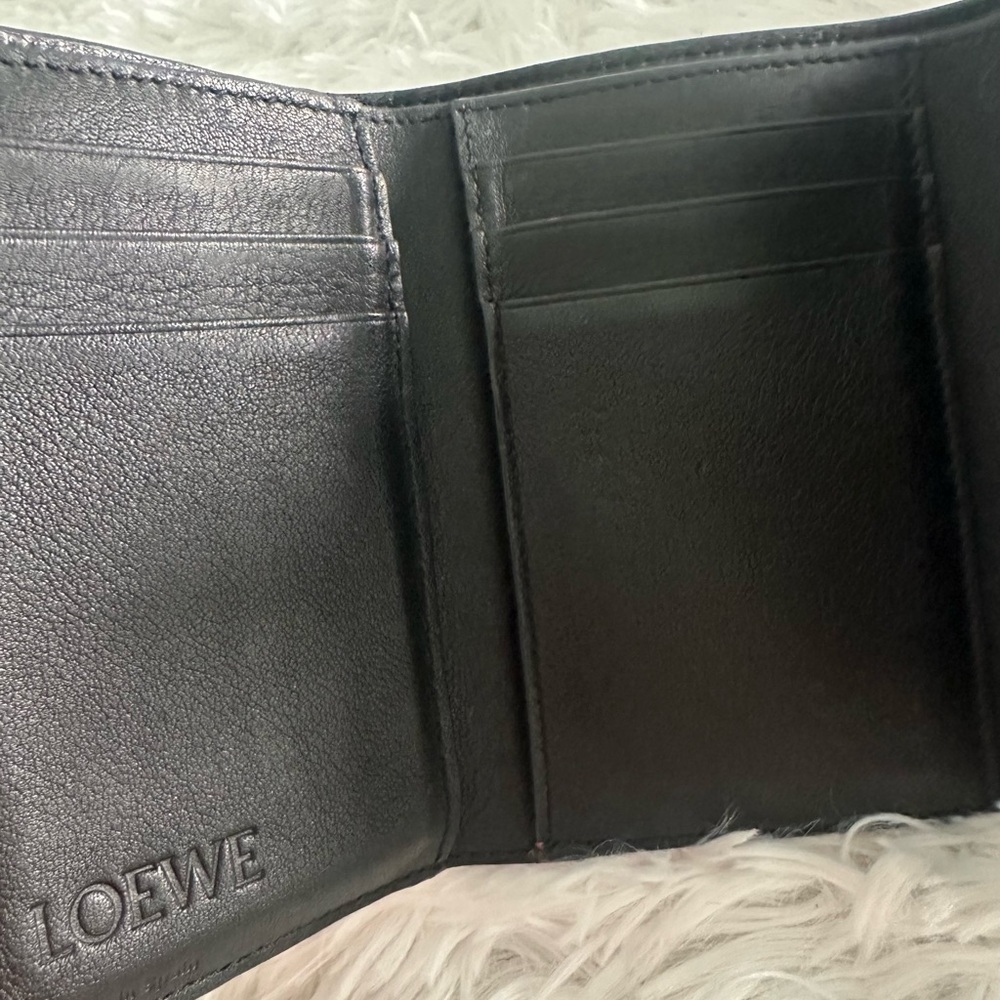 Loewe Womens Vertical‎ Small Pink leather wallet - Picture 11 of 13
